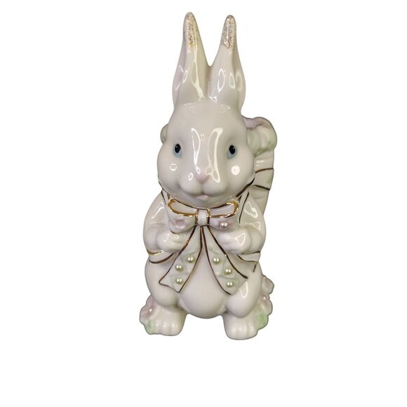Lenox Petals and Pearls Bunny Rabbit Planter Vase, Easter Spring Carrot Bow Tie - Picture 4 of 8